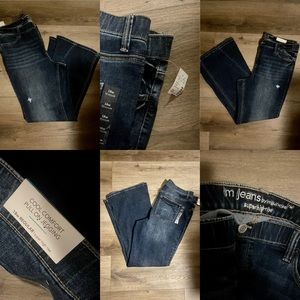 NWT Maurice’s 18W Regular Pull On Jegging! VERY LITTLE Distressing! Seam detail!